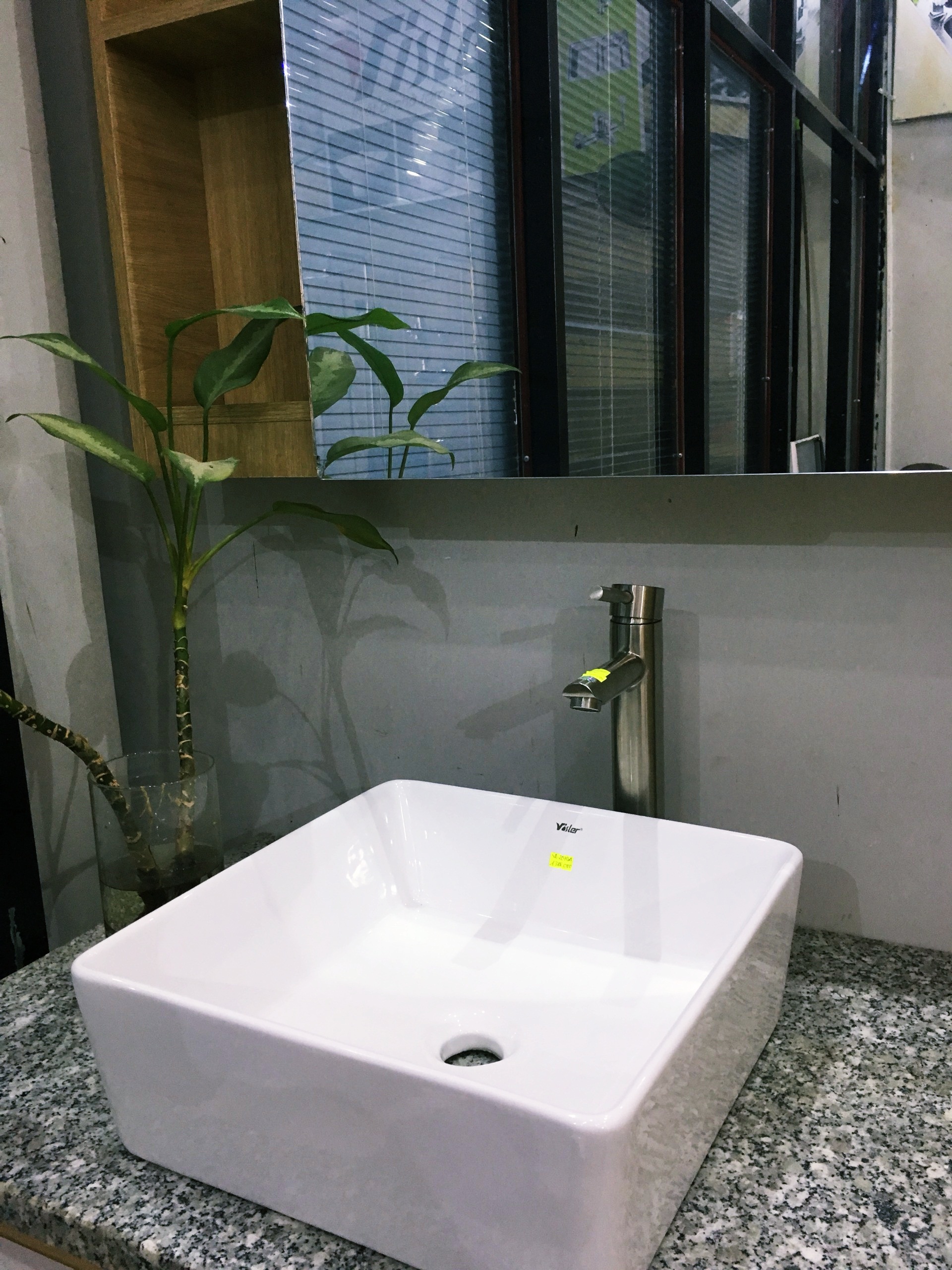 LAVABO VUÔNG ĐẶT BÀN VL-L2070A